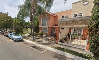 C. San Felipe 987, Residencial del Valle, 42100 Zapopan, Jal.