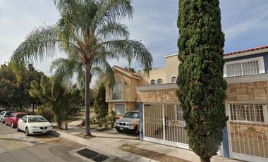 C. San Felipe 987, Residencial del Valle, 42100 Zapopan, Jal.