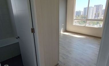 Dpto. 2 Dorm / 2 Baños / 1 Est. Calle Fernandez Albano, La Cisterna.-