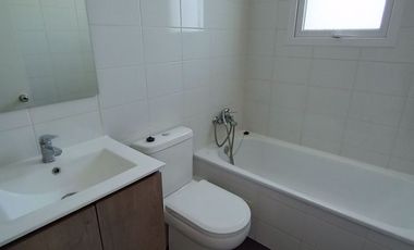 Dpto. 2 Dorm / 2 Baños / 1 Est. Calle Fernandez Albano, La Cisterna.-
