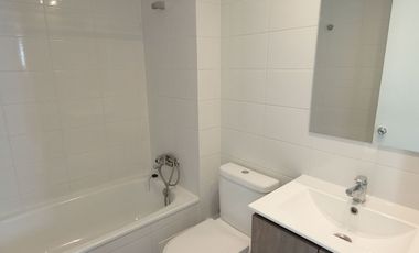 Dpto. 2 Dorm / 2 Baños / 1 Est. Calle Fernandez Albano, La Cisterna.-