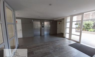 Dpto. 2 Dorm / 2 Baños / 1 Est. Calle Fernandez Albano, La Cisterna.-