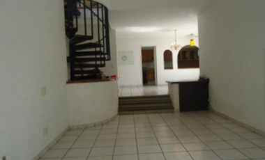 RENTO CASA EN CUERNAVACA EN PRIVADA ZONA FRESCA