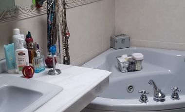 ARBIDE, AMPLIA CASA EN VENTA