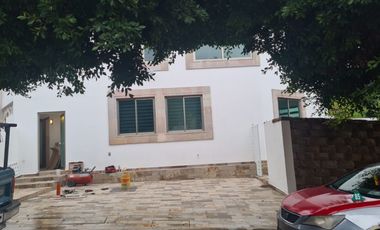 Hermosa casa en RENTA