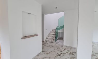 Hermosa casa en RENTA