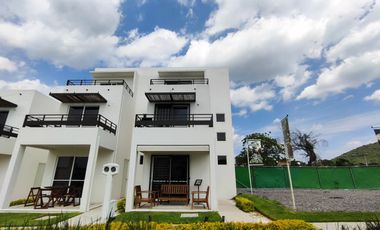 Casa Nueva de tres recámaras con Alberca a Solo 10 Minutos de Cuautla, Morelos ¡Lista para estrenarse!