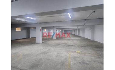 Local Comercial Almacén en Venta - 750 m² en Pleno Cercado de Lima