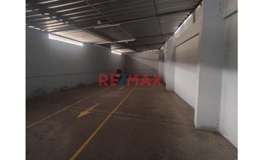 Local Comercial Almacén en Venta - 750 m² en Pleno Cercado de Lima