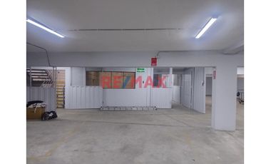 Local Comercial Almacén en Venta - 750 m² en Pleno Cercado de Lima