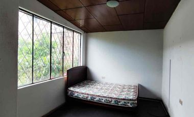 Casa de una sola planta en renta! sector Caranqui