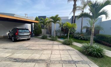 Venta de hermosa casa en La Planicie