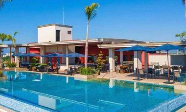 Depa amueblado con roof bar en D’Toscana – ¡Renta disponible ya!