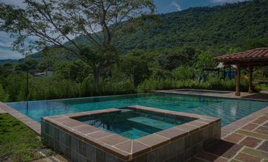 LOTE URBANO EN CONDOMINIO CAPELLANIA CAMPESTRE, EN PINCHOTE - SANTANDER, MUY CERCA A BARICHARA Y SAN GIL. FINANCIACIÓN DIRECTA SIN ESTUDIO DE CRÉDITO.