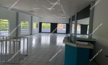 EN RENTA, AMPLIO LOCAL, CERCA DE AURRERA.