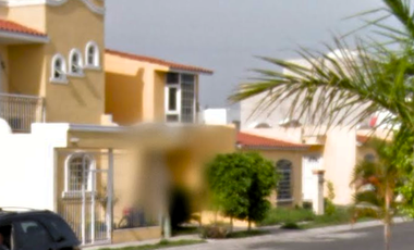 CASA EN VENTA EN VILLA FONTANA SANTA CERUZ DL VALLE JALISCO!!!