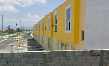 CASA EN VENTA EN VILLA FONTANA SANTA CERUZ DL VALLE JALISCO!!!