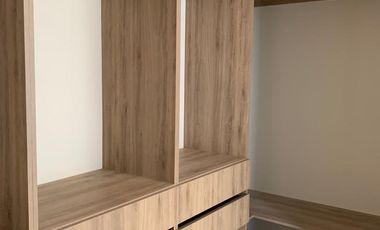 CASA EN VENTA EN CLUB DE GOLF LA LOMA CON ROOF GARDEN Y JACUZZI