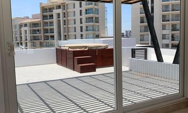 CASA EN VENTA EN CLUB DE GOLF LA LOMA CON ROOF GARDEN Y JACUZZI