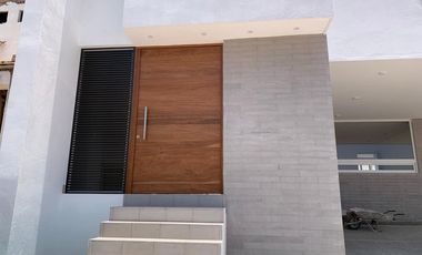 CASA EN VENTA EN CLUB DE GOLF LA LOMA CON ROOF GARDEN Y JACUZZI