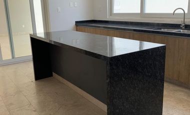 CASA EN VENTA EN CLUB DE GOLF LA LOMA CON ROOF GARDEN Y JACUZZI