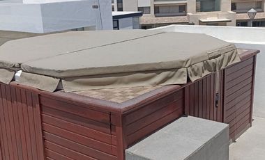 CASA EN VENTA EN CLUB DE GOLF LA LOMA CON ROOF GARDEN Y JACUZZI