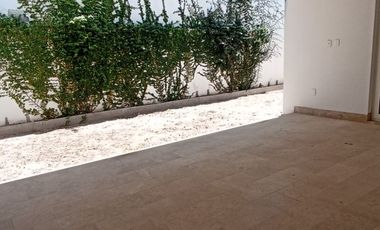 CASA EN VENTA EN CLUB DE GOLF LA LOMA CON ROOF GARDEN Y JACUZZI