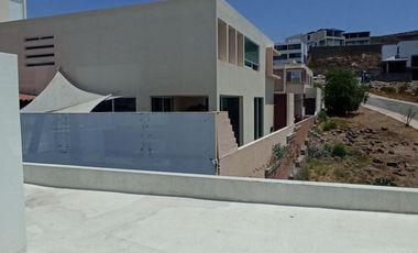 CASA EN VENTA EN CLUB DE GOLF LA LOMA CON ROOF GARDEN Y JACUZZI