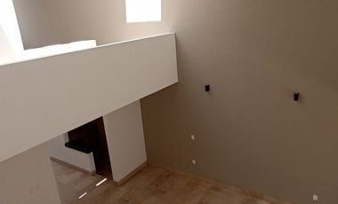 CASA EN VENTA EN CLUB DE GOLF LA LOMA CON ROOF GARDEN Y JACUZZI