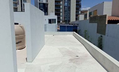 CASA EN VENTA EN CLUB DE GOLF LA LOMA CON ROOF GARDEN Y JACUZZI