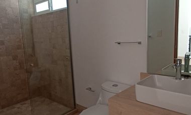 CASA EN VENTA EN CLUB DE GOLF LA LOMA CON ROOF GARDEN Y JACUZZI