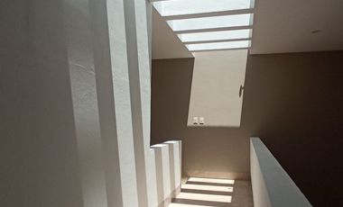 CASA EN VENTA EN CLUB DE GOLF LA LOMA CON ROOF GARDEN Y JACUZZI