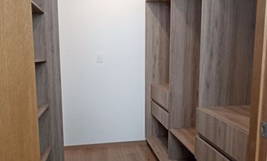 CASA EN VENTA EN CLUB DE GOLF LA LOMA CON ROOF GARDEN Y JACUZZI