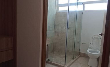 CASA EN VENTA EN CLUB DE GOLF LA LOMA CON ROOF GARDEN Y JACUZZI