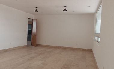 CASA EN VENTA EN CLUB DE GOLF LA LOMA CON ROOF GARDEN Y JACUZZI