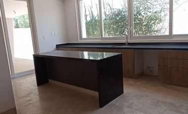 CASA EN VENTA EN CLUB DE GOLF LA LOMA CON ROOF GARDEN Y JACUZZI