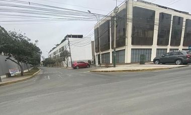 Ocasión Terreno + Edificio en Esquina - Surco Monterrico