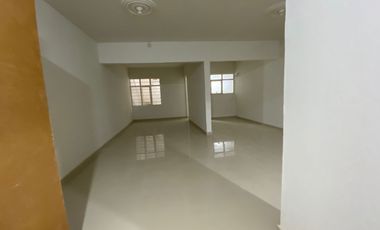 Se renta Local comercial en Vicente Sta. María casi esquina con Antonio Alzate.