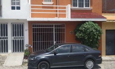 Casa en Venta Remodelada 3 recamaras Fracc Villa Tzipekua Tarimbaro Mich C122
