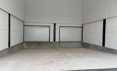Naves Industriales en Parque Cerrado con caseta de vigilancia Sanctorum