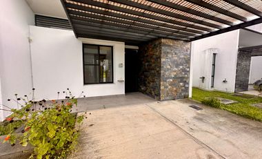 SE RENTA CASA CAMPESTRE PARA ESTRENAR - VIA EL CAIMO