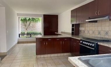 CASA EN RENTA EN BOSQUES DE ANGELÓPOLIS, 3 RECÁMARAS CON BAÑO, LA MEJOR UBICACIÓN, PUEBLA