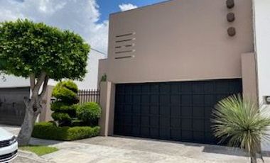 CASA EN RENTA EN BOSQUES DE ANGELÓPOLIS, 3 RECÁMARAS CON BAÑO, LA MEJOR UBICACIÓN, PUEBLA