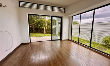 SE RENTA LUJOSA CASA CAMPESTRE - VIA EL CAIMO