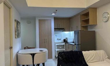 For Rent Fully Furnished 1Br Unit at Salcedo Square Makati