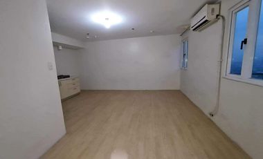 1BR SEMI FURNISHED CONDO FOR SALE AT PEDRO GIL ST. STA ANA MANILA
