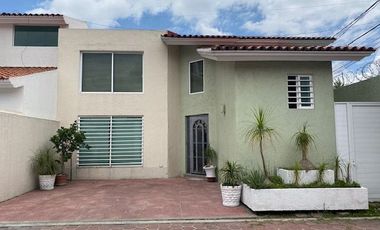 CASA EN VENTA EN SANTA CRUZ BUENAVISTA, A 2 MINUTOS DE ZAVALETA Y DE LAS ÁNIMAS,  2 RECÁMARAS CON OPCIÓN A TERCERA, PUEBLA