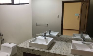 Alquilo amplio departamento Samborondon primeros kilometros planta baja