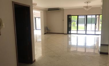 Alquilo amplio departamento Samborondon primeros kilometros planta baja