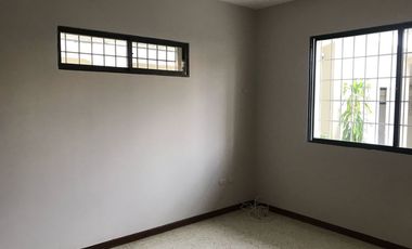 Alquilo amplio departamento Samborondon primeros kilometros planta baja